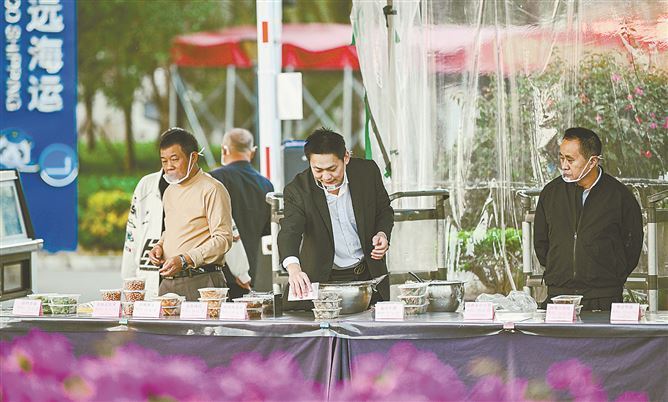 度有尺度 这套“组合拳”打在实处开元棋牌试玩厦门：城市管理有温(图2)